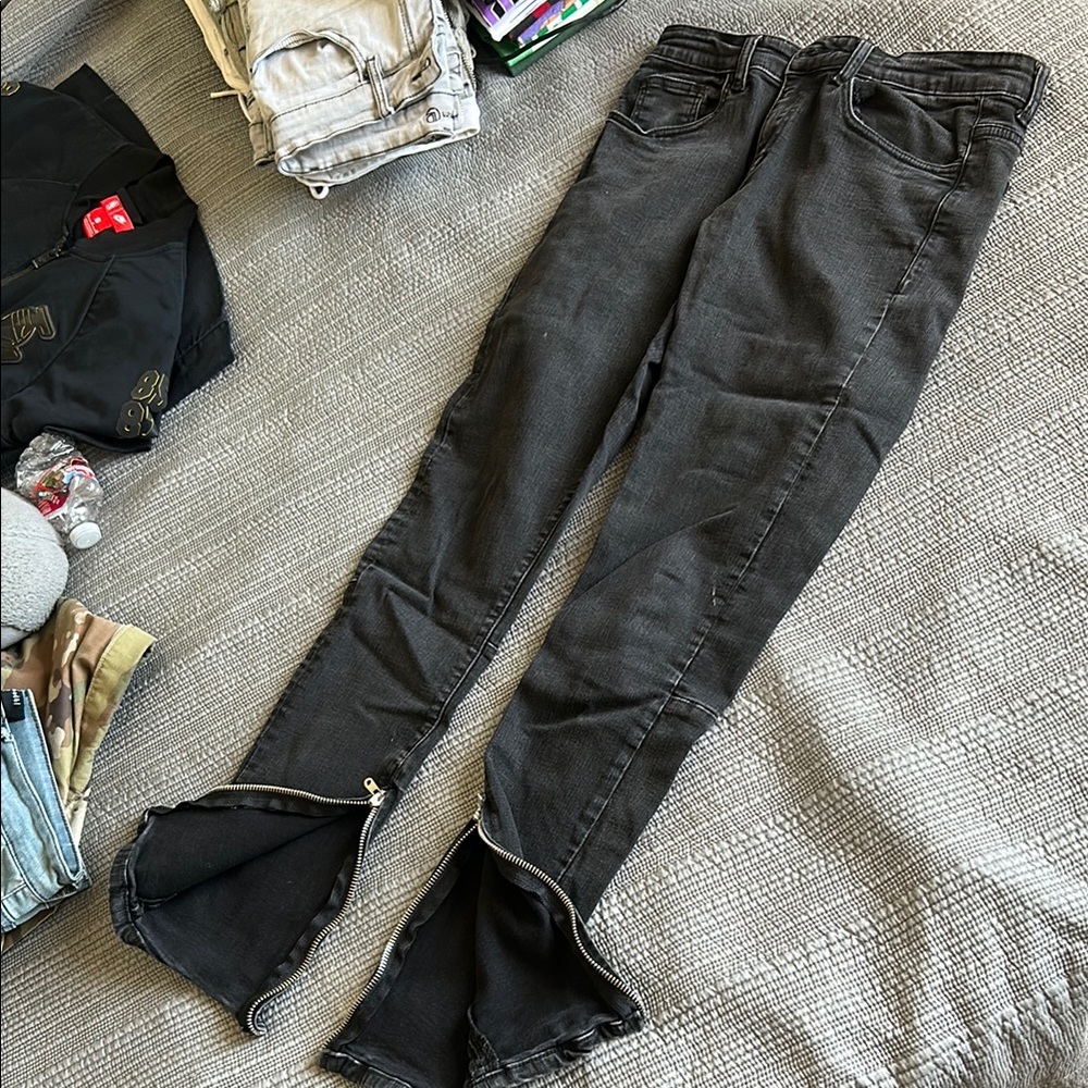 Black Skinny Jeans with Distressed Hem and Matte Finish